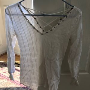 White quarter sleeve top